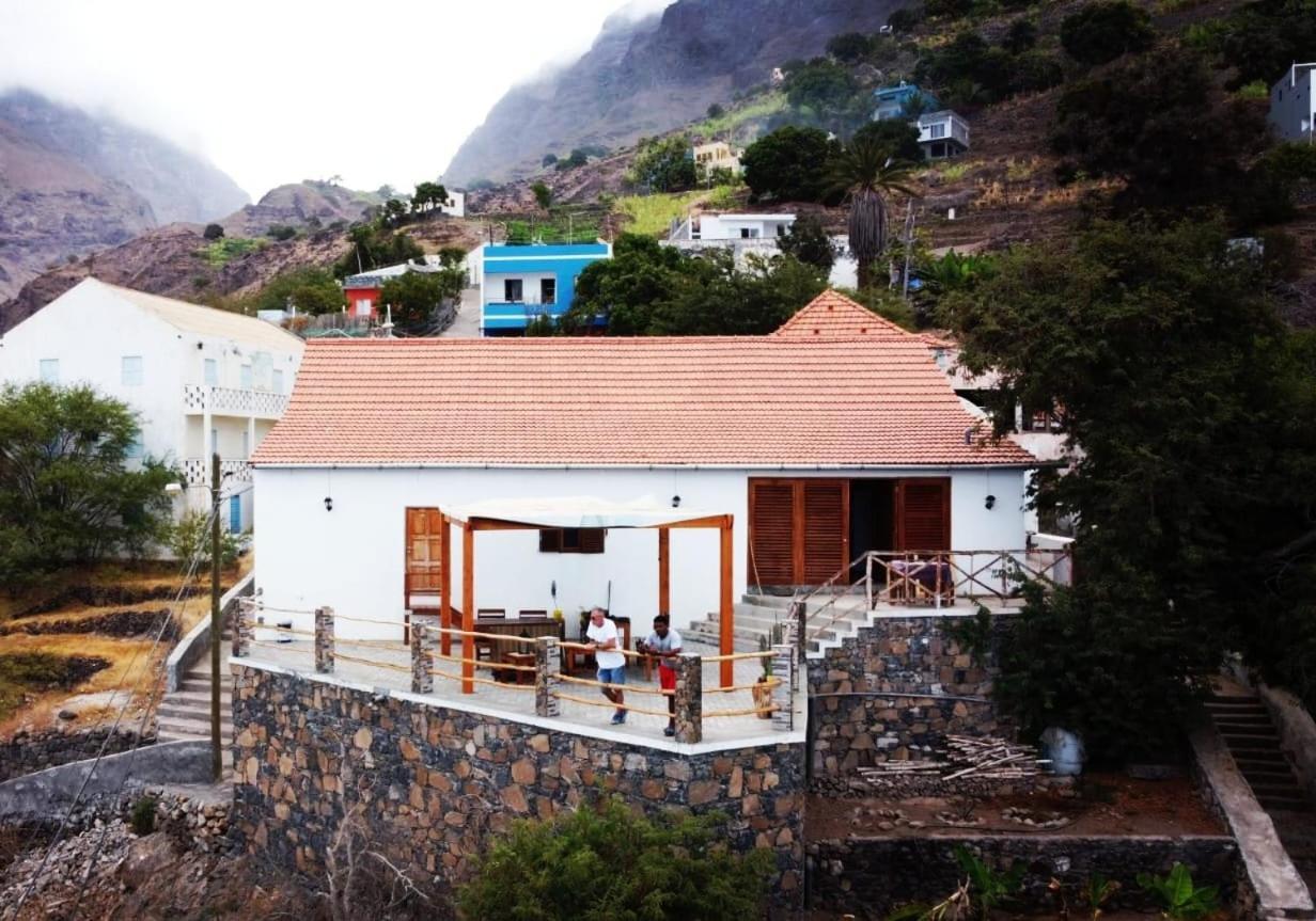 Bed and Breakfast Kaza Ladera à Seladinha Extérieur photo